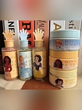 💙 NEW 💙 Huge Bundle Of Princesses Bath Salts & Body Scrubs 💙